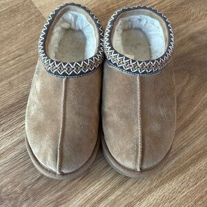 UGG SLIPPERS